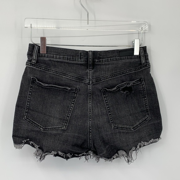 Abercrombie & Fitch mid-rise Boyfriend cut-off jean shorts black frayed hem 27 4 - Picture 2 of 4